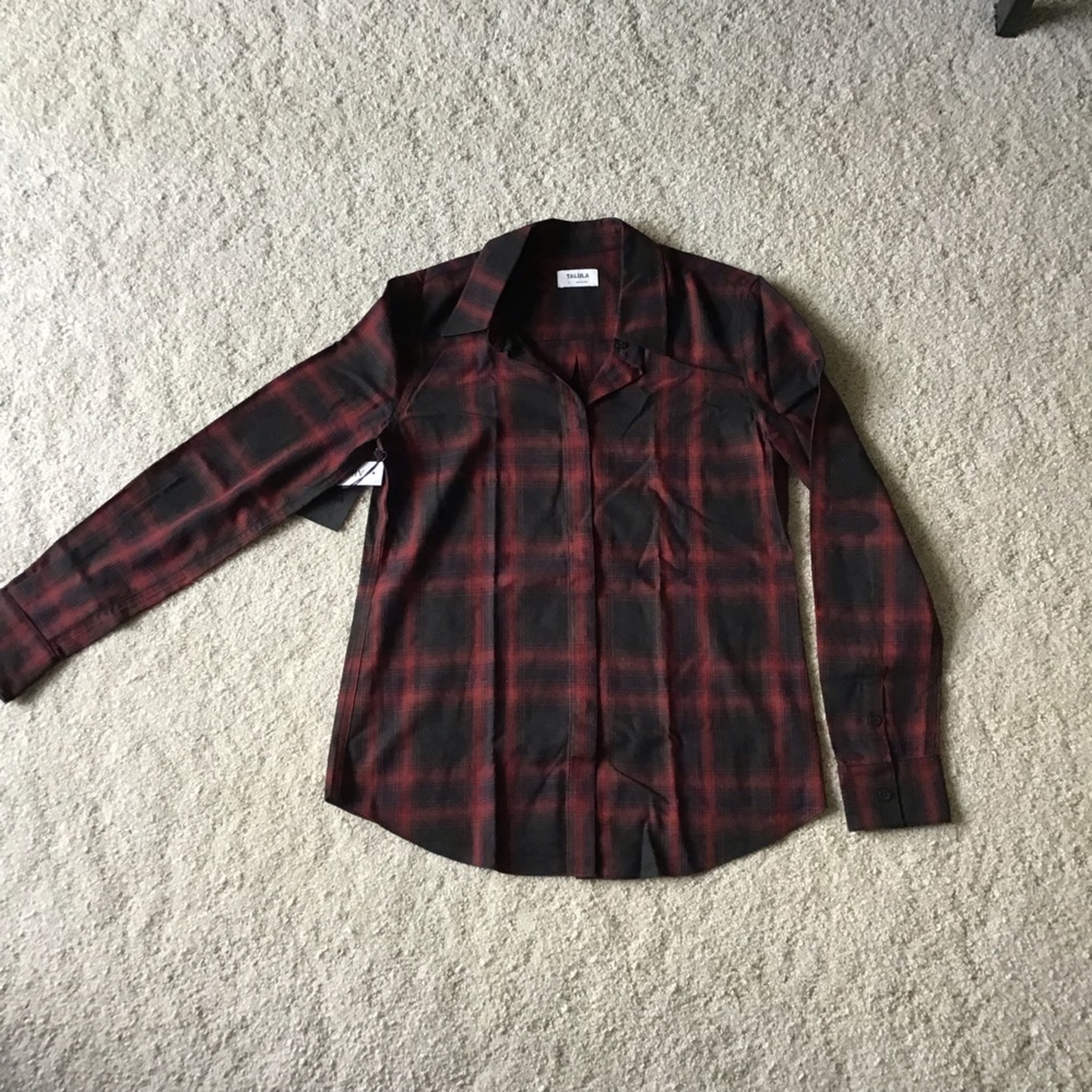 Aritzia Talula button down Size Small